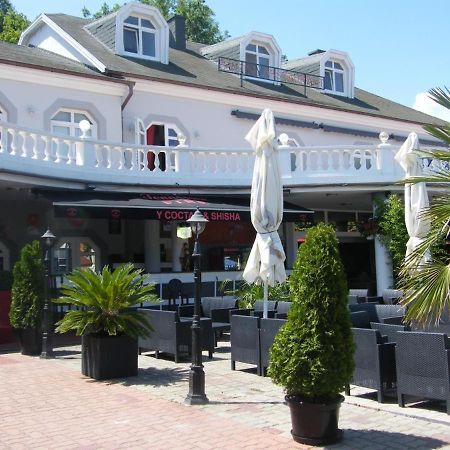 Y Hostel Balatonlelle Eksteriør bilde