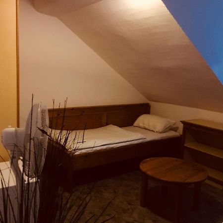 Y Hostel Balatonlelle Eksteriør bilde