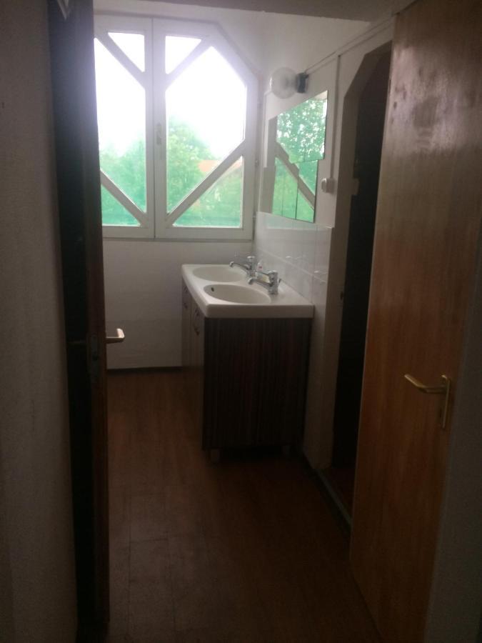 Y Hostel Balatonlelle Eksteriør bilde
