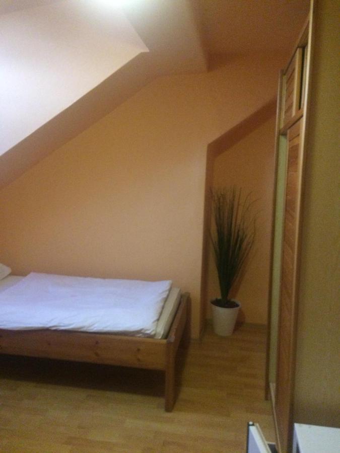 Y Hostel Balatonlelle Eksteriør bilde