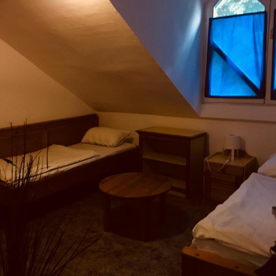 Y Hostel Balatonlelle Eksteriør bilde